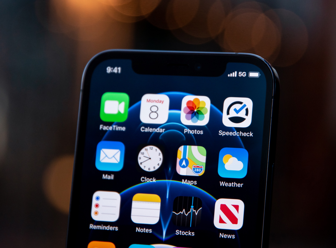 榆社苹果手机维修分享为什么 iPhone 12 在冬季会自动关机 