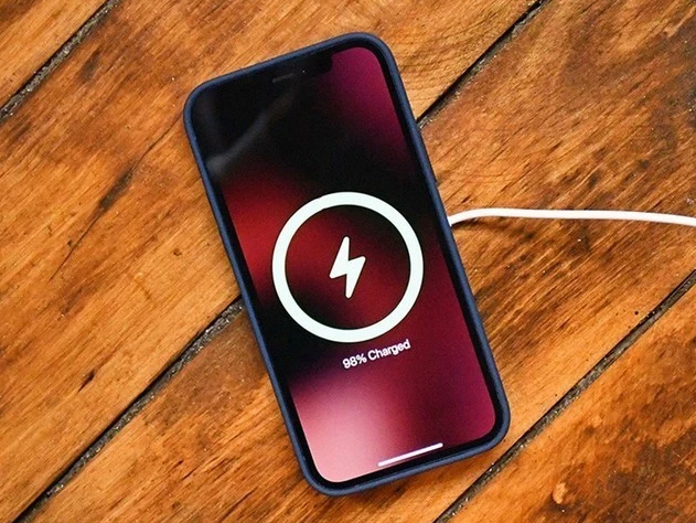 榆社苹果手机维修分享iPhone 12可以随便充电吗 